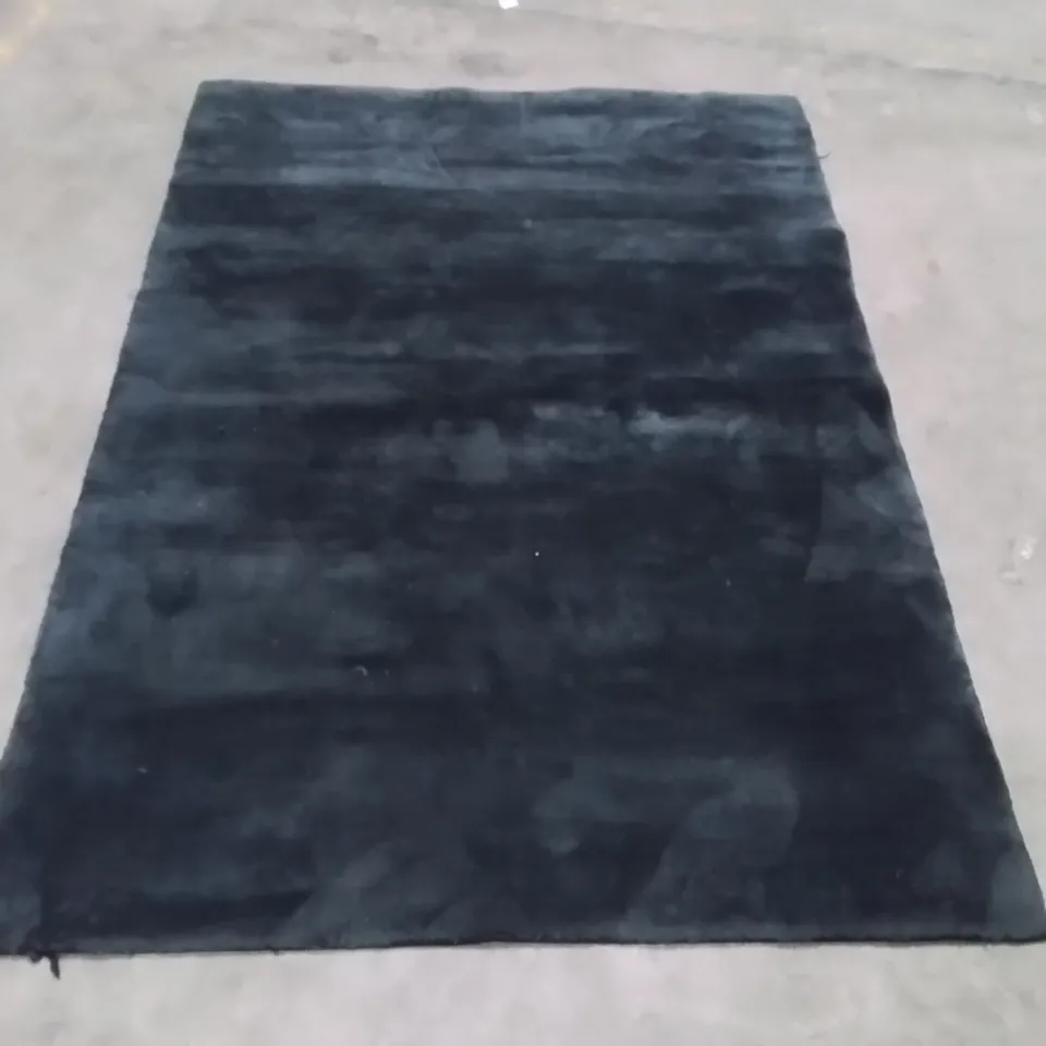 QUALITY DESIGNER AREA RUG - APPROXIMATELY 170X120CM