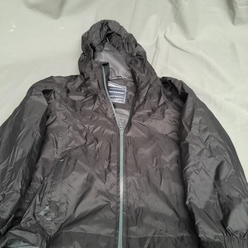 MOUNTAIN WAREHOUSE LIGHTWEIGHT BLACK JACKET - 5-6 YEARS