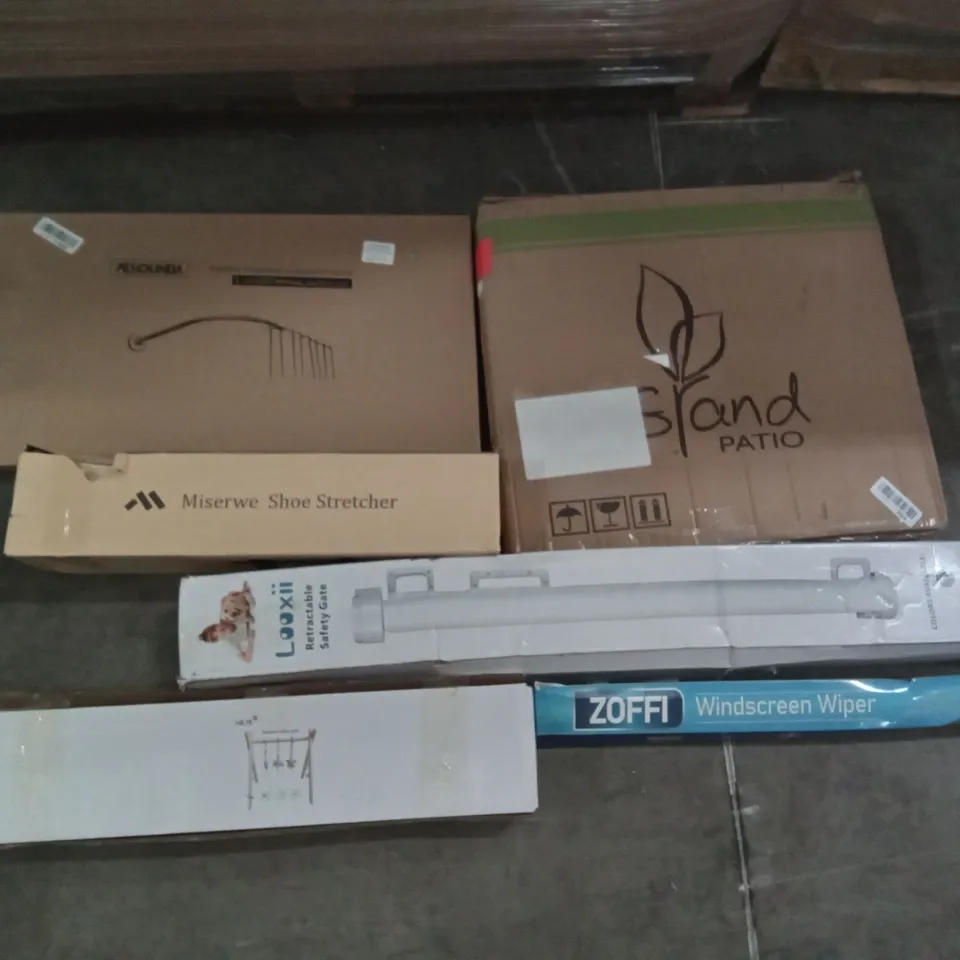 PALLET OF ASSORTED ITEMS INCLUDING LOOXII RETRACTABLE SAFETY GATE, ZOFFI WINDSCREEN WIPER, MISERWE SHOE STRETCHER, MISOUNDA L-SHAPED SHOWER CURTAIN ROD, GRAND PATIO, DRUM STOOL