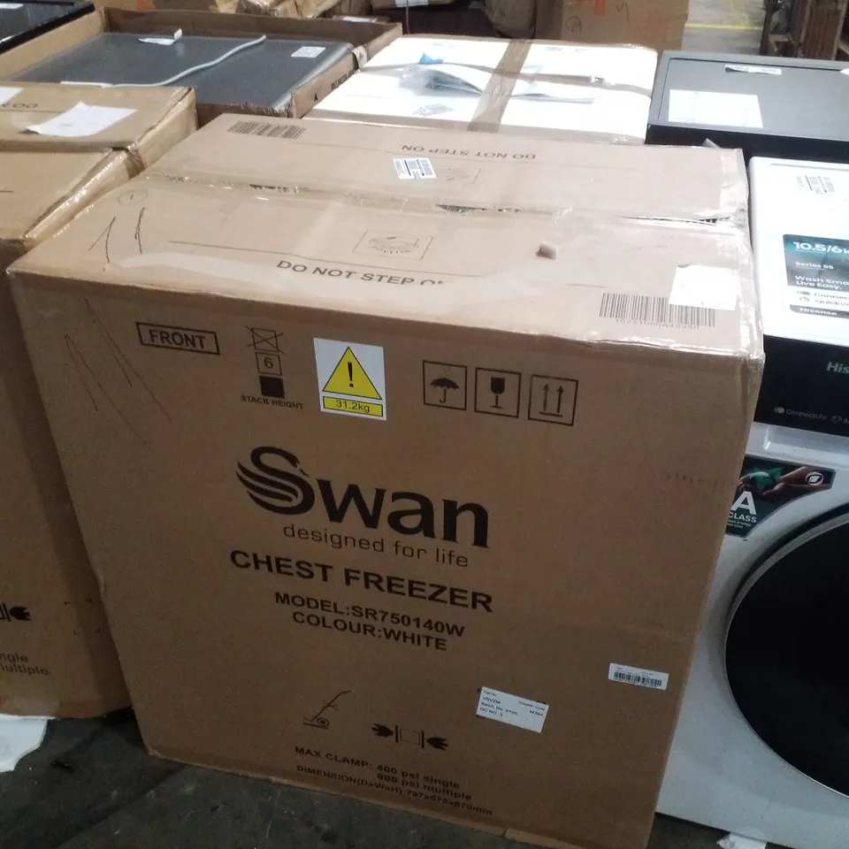 BOXED SWAN SR750140W 198L CHEST FREEZER - WHITE
