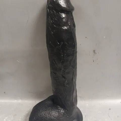 11" SILICONE SUCTION DILDO 