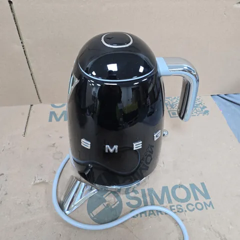 BOXED SMEG 50'S STYLE ELECTRIC KETTLE IN BLACK