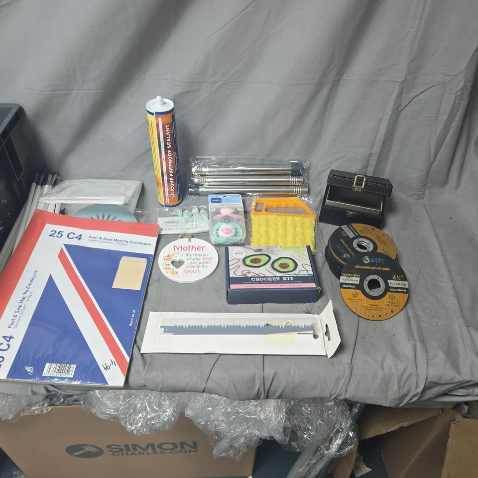 APPROXIMATELY 25 ASSORTED OFFICE & CRAFT SUPPLIES LOT – ENVELOPES, SEALANT, TAPE & TOOLS