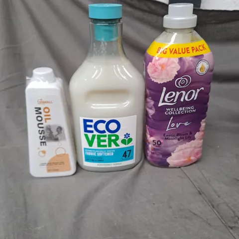 APPROXIMATELY 10 ASSORTED HOUSEHOLD PRODUCTS TO INCLUDE OIL MOUSSE, FABRIC SOFTENER, LENOR ETC 