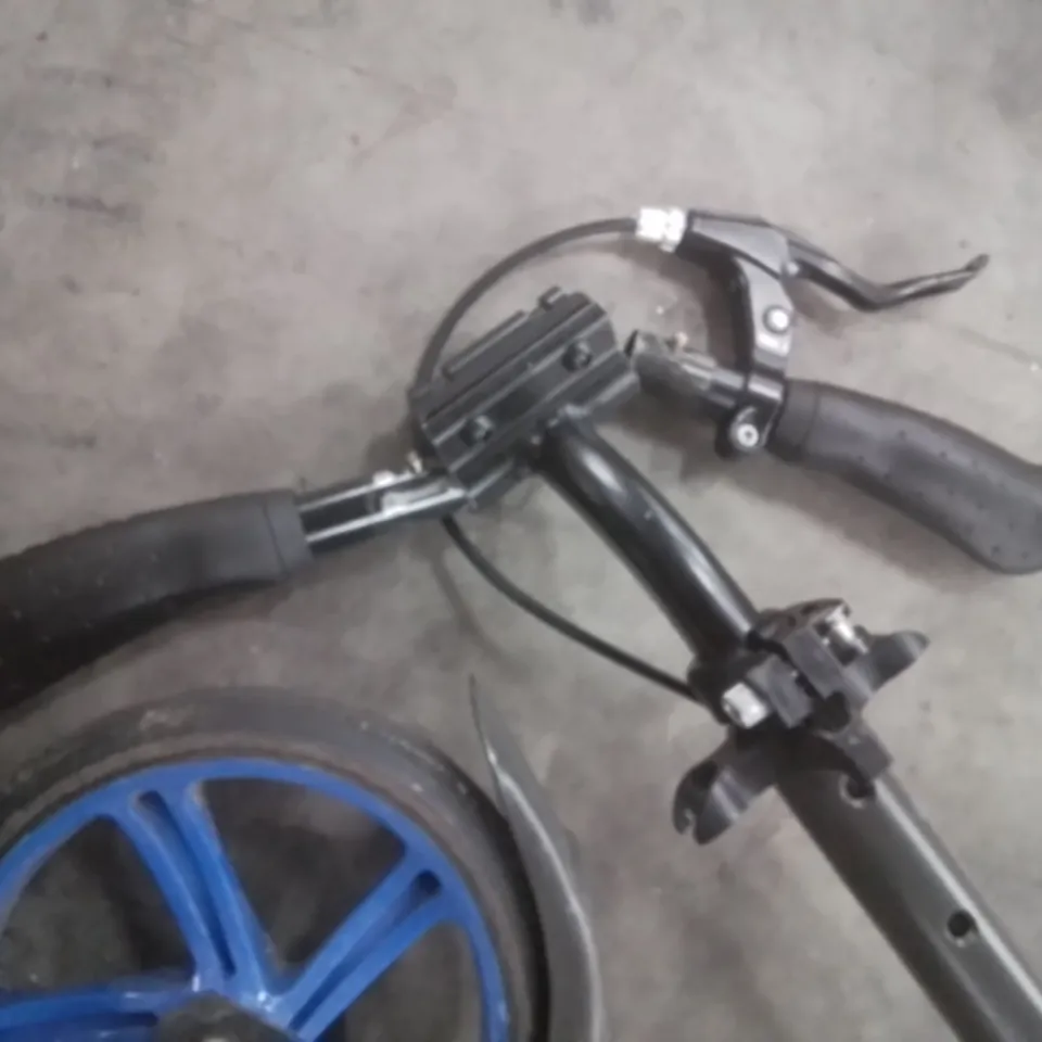 FOLDING ELECTRIC SCOOTER