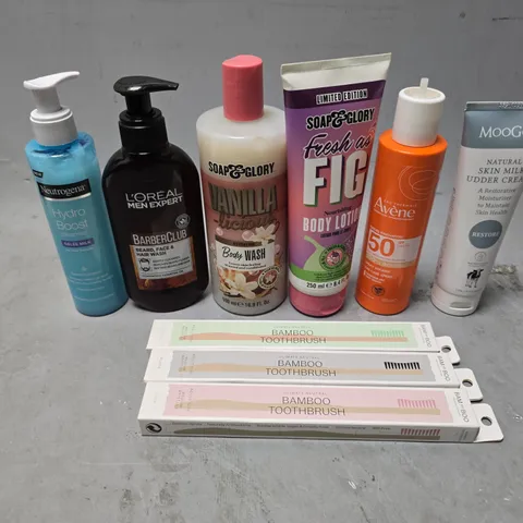 APPROXIMATEY 15 HEALTH AND BEAUTY PRODUCTS TO INCLUDE SOAP&GLORY BODY LOTION, HYDRO BOOST CLEANSER, AND BAMBOO TOOTHBRUSH ETC. - COLLECTION ONLY