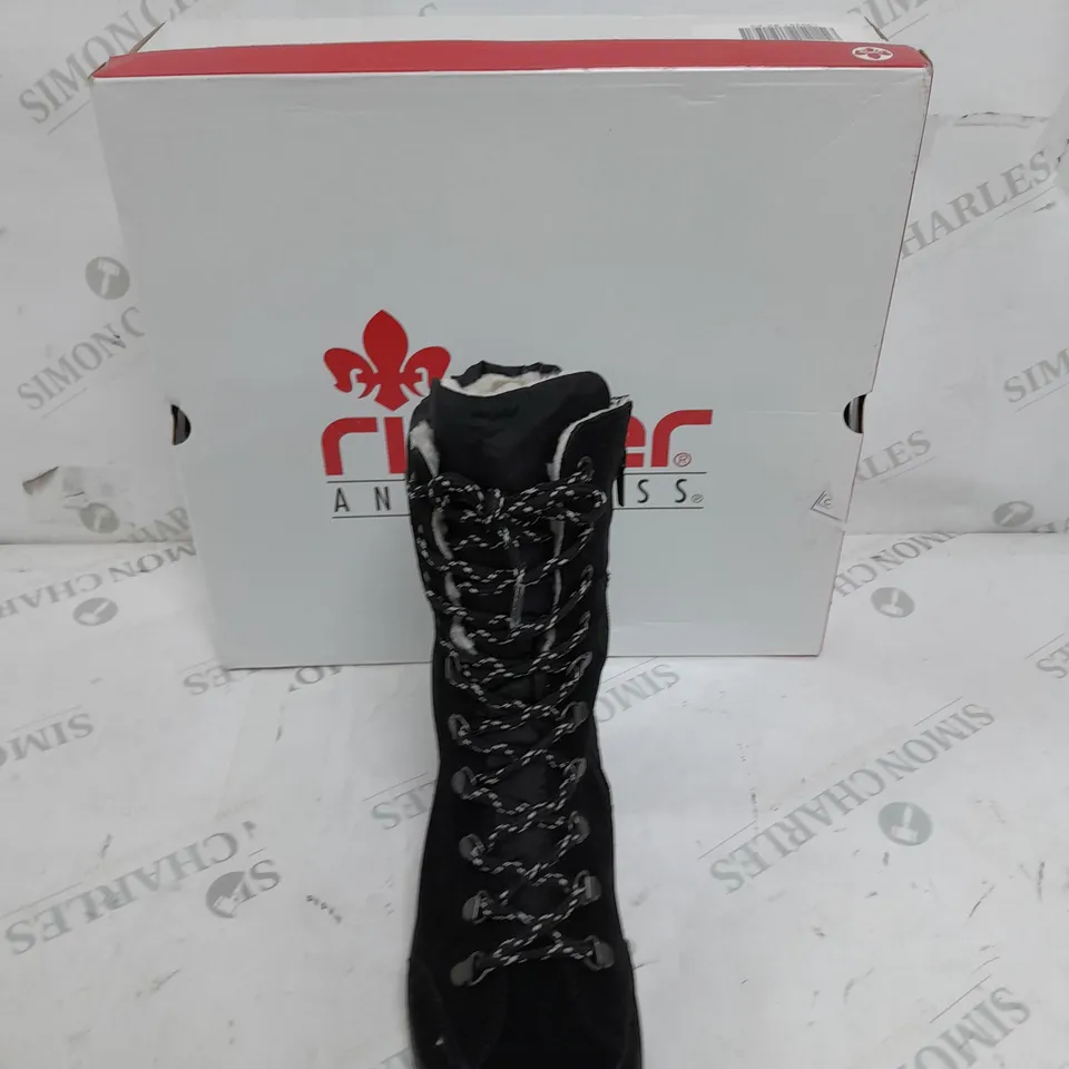 BOXED PAIR OF RIEKER SUEDE WATER RESISTANT BOOTS IN BLACK SIZE 5