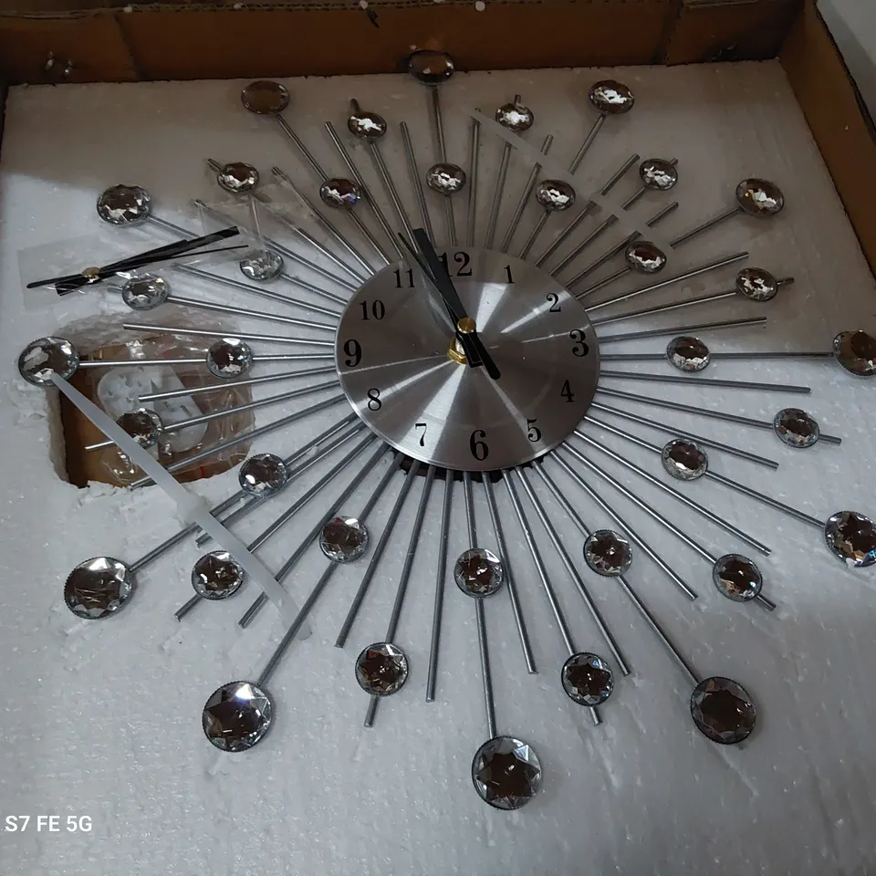 DECORATIVE WALL CLOCK