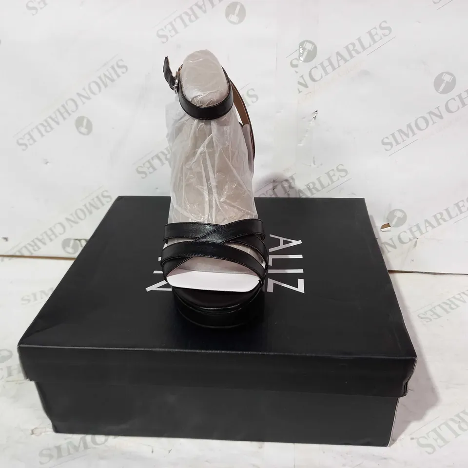 BOXED PAIR OF NATURALIZER HEELED SANDALS IN BLACK EU SIZE 38