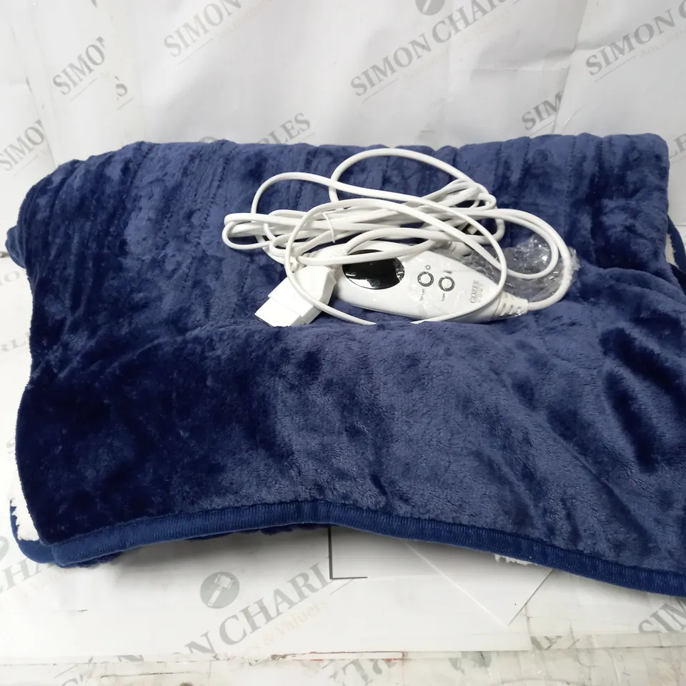 BOXED COZEE HOME VELVETSOFT & SHERPA HEATED WRAP IN NAVY