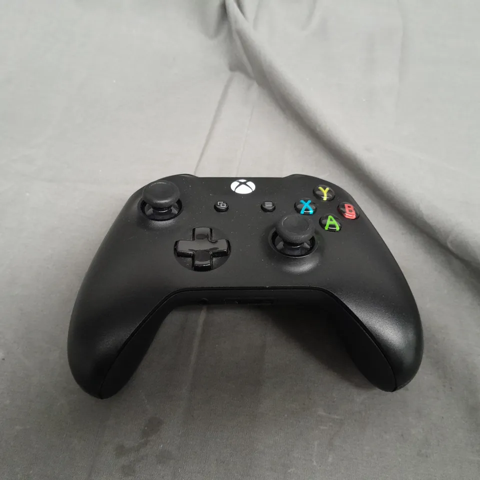 XBOX HANDHELD CONTROLLER