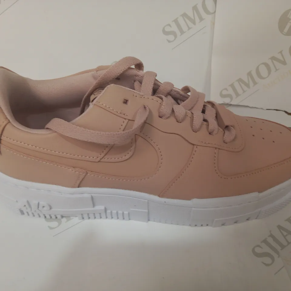 PAIR OF DESIGNER SHOES IN THE STYLE OF NIKE UK SIZE 5.5