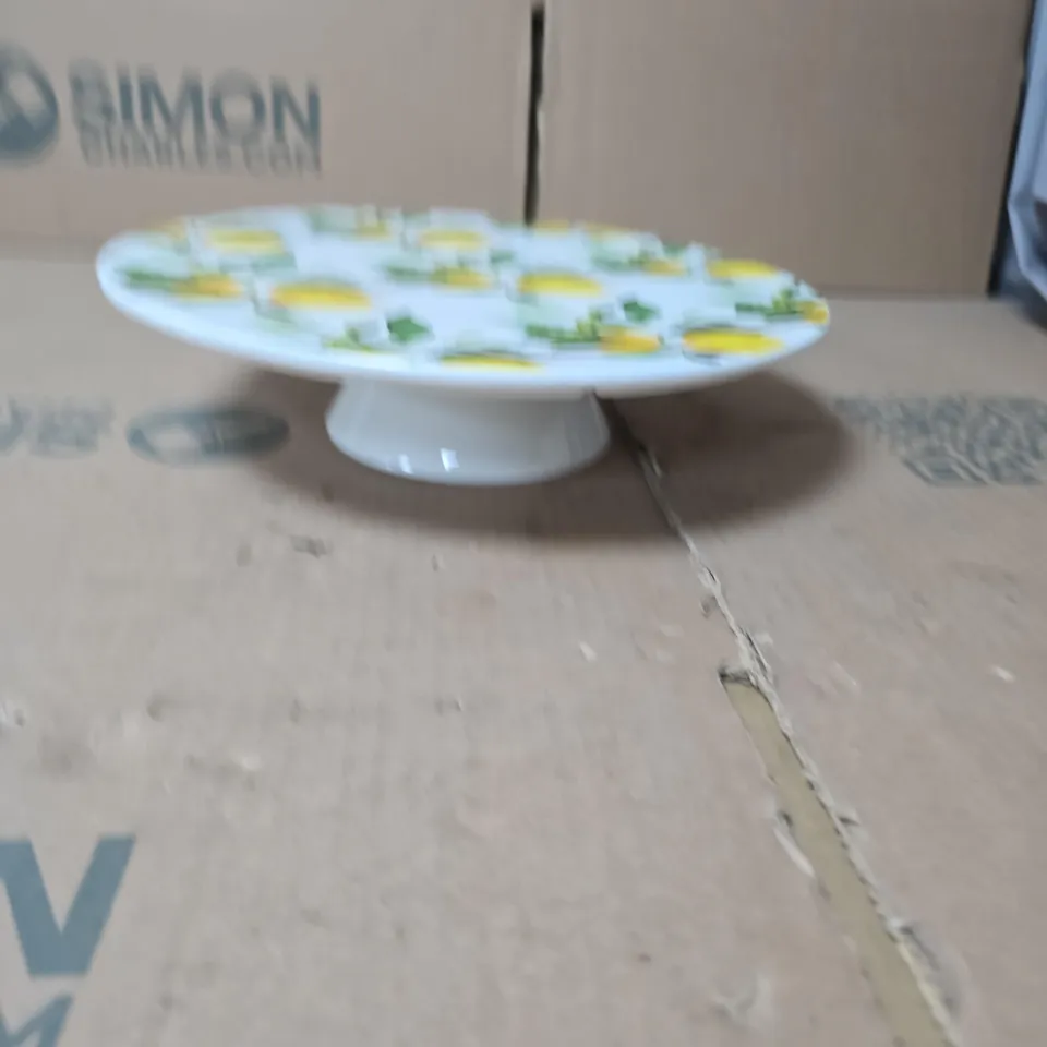 BOX OF 8 GISELA GRAHAM CAKE STANDS LEMON DESIGN