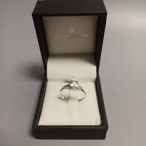 THE DIAMOND STORE LONDON OVAL STONE RING