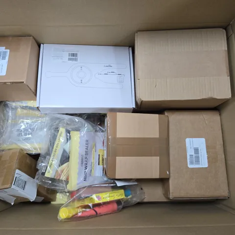 APPROXIMATELY 10 ASSORTED HOUSEHOLD GOODS TO INCLUDE - KITCHEN SPEED SLICER, CRIMPITS, AND POWERBANK ETC. - COLLECTION ONLY 