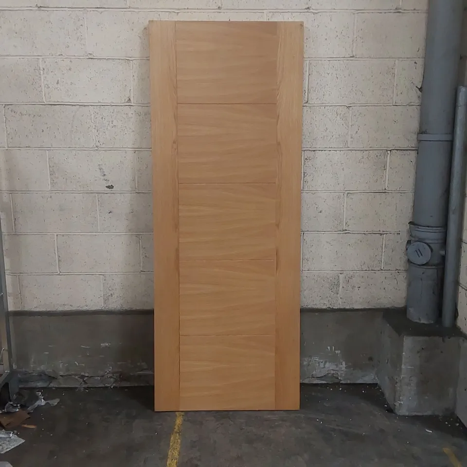SOLID WOOD INTERNAL DOOR - APPROXIMATELY 198.6 x 76cm