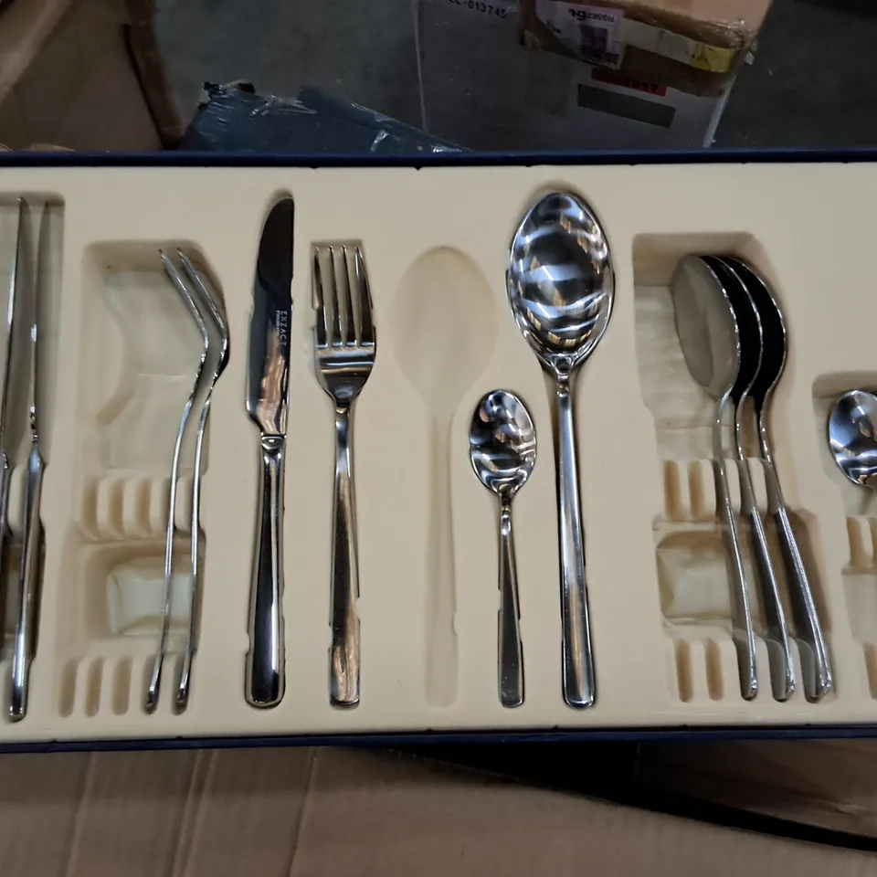 LOT OF EXACT CUTLERY