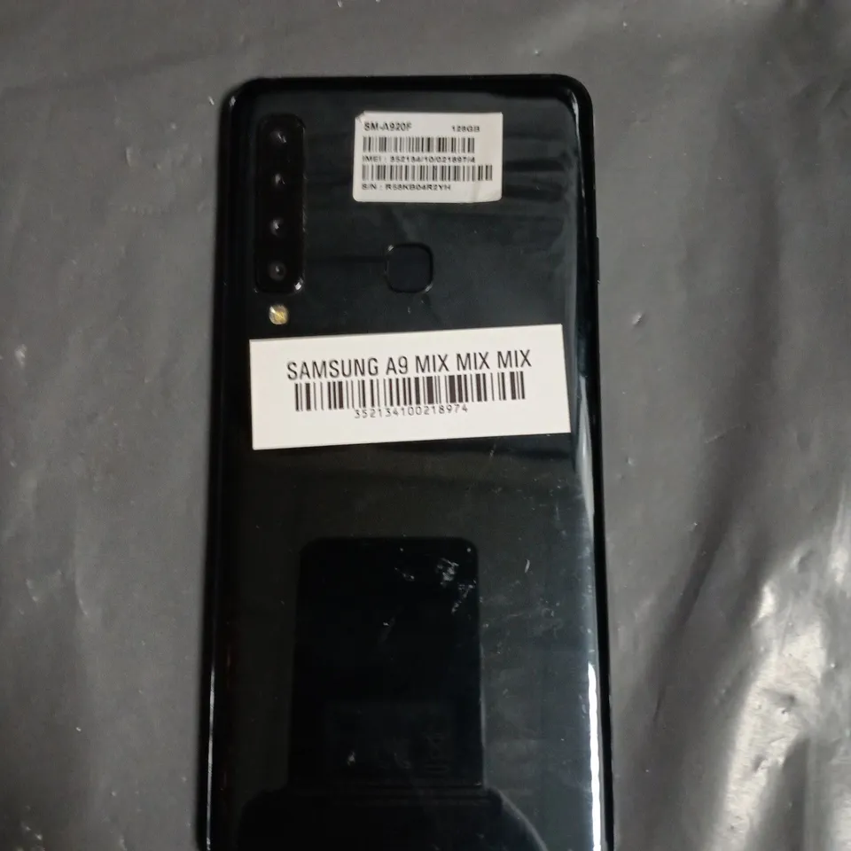 SAMSUNG GALAXY A9 MOBILE PHONE