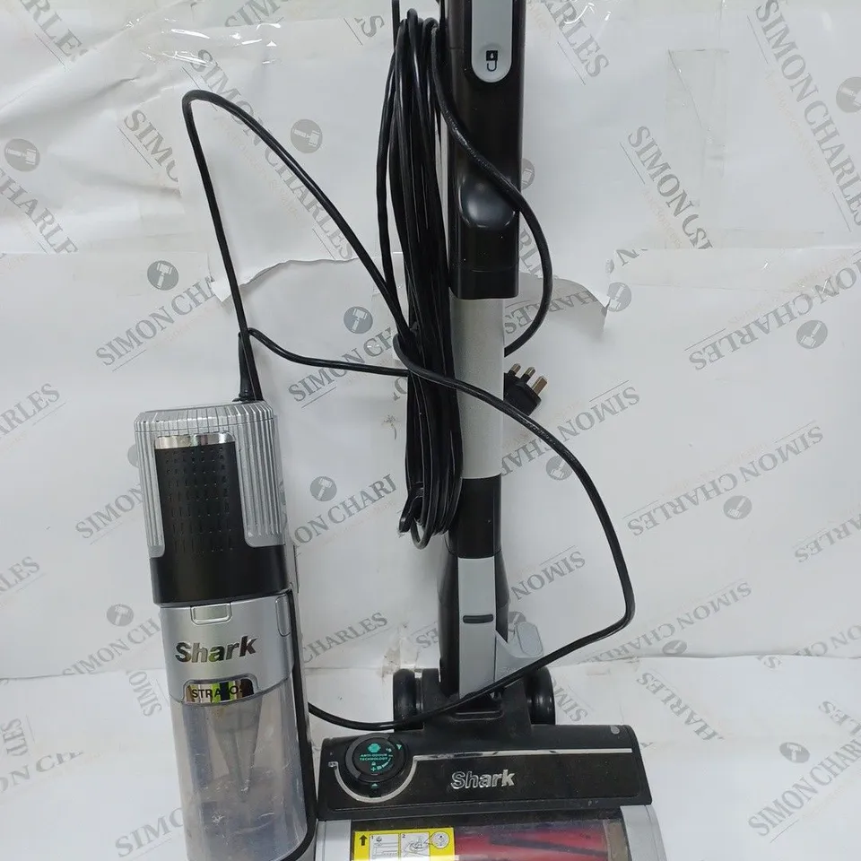 SHARK STRATOS ANTI HAIR WRAP PET PRO VACUUM CLEANER HZ3000UKT