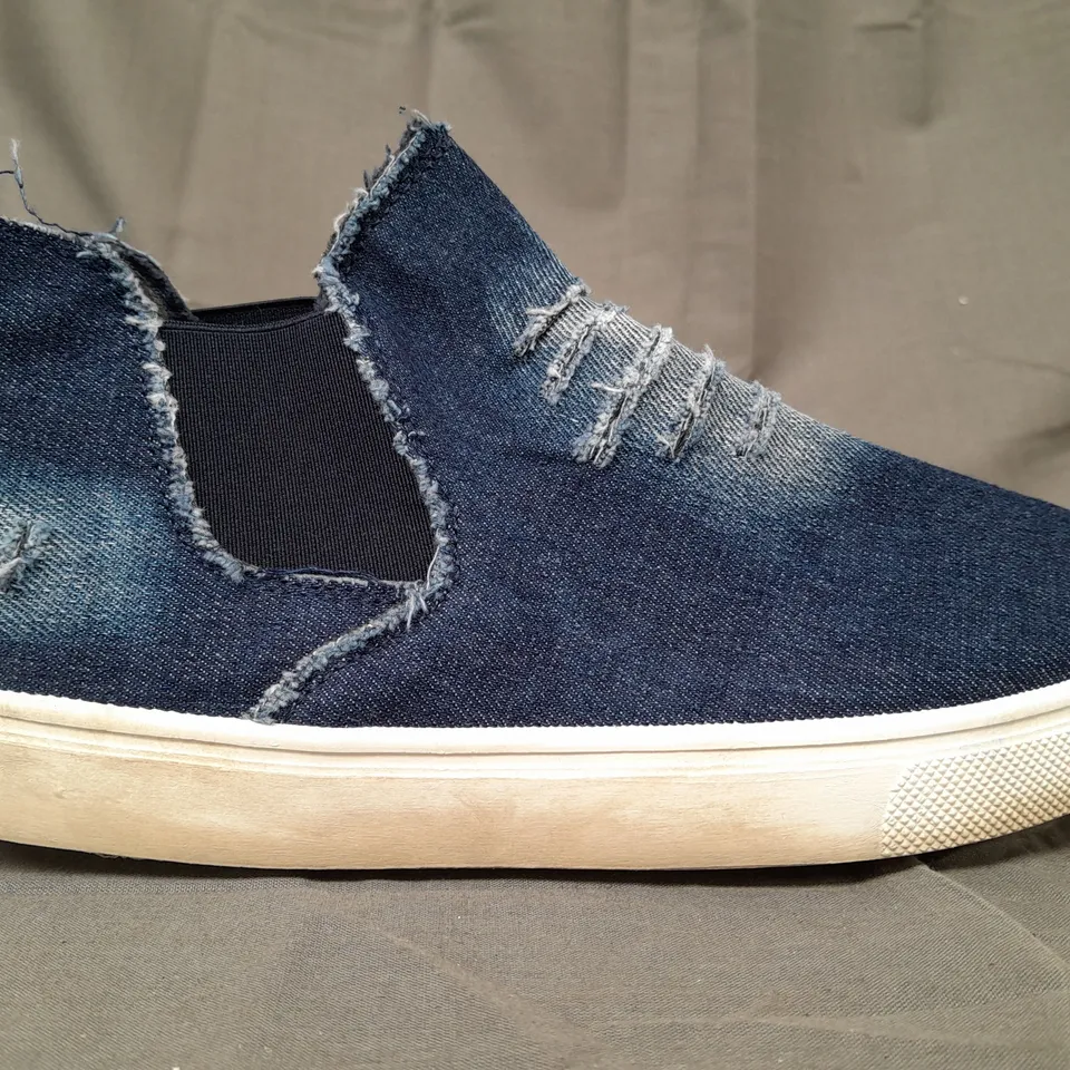 BOX OF APPROXIMATELY 10 BOXED PAIRS OF W.S SHOES IN BLUE DENIM - VARIOUS SIZES