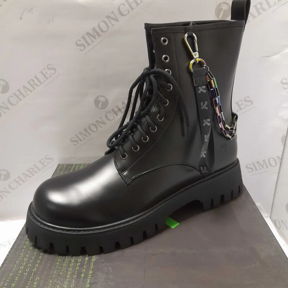 KOI INTERNATIONAL ELECTRIC CORPORATION BLACK LACE UP BOOTS - SIZE 10