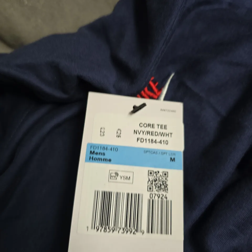 NIKE THE TEE – MEN'S NAVY SHORT-SLEEVE T-SHIRT, SIZE M (UK)