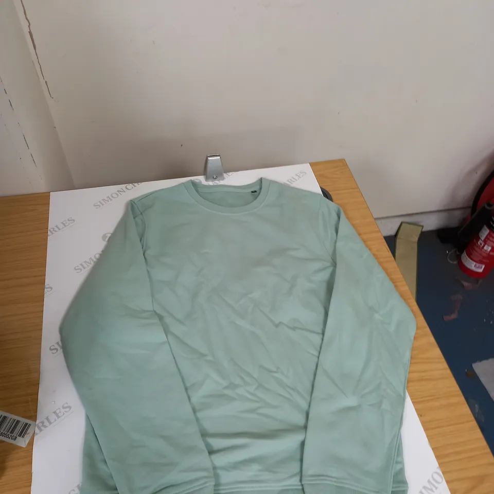 BOX OF ASSORTED CLOTHING ITEMS TO INCLUDE TRACKPANTS, JUMPERS, TOPS ETC