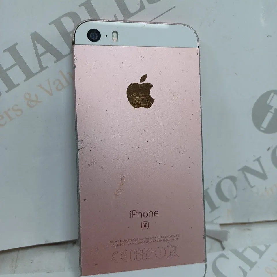 APPLE IPHONE SE IN PINK