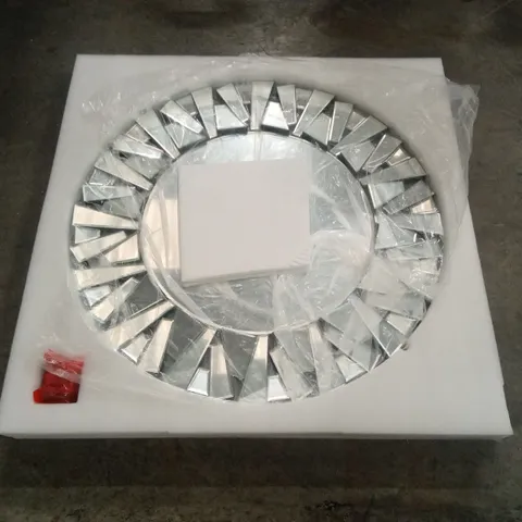 BOXED ALBANA ROUND WOOD FRAMED WALL MOUNTED ACCENT MIRROR IN SILVER