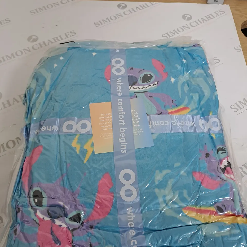 00 ADULT TROPICAL STITCH OODIE THROW 