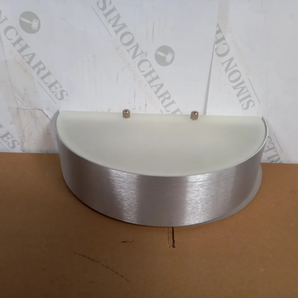 SARAOTA 1LT WALL BRACKET ALUMINIUM FINISH ACRYLIC DIFFUSER