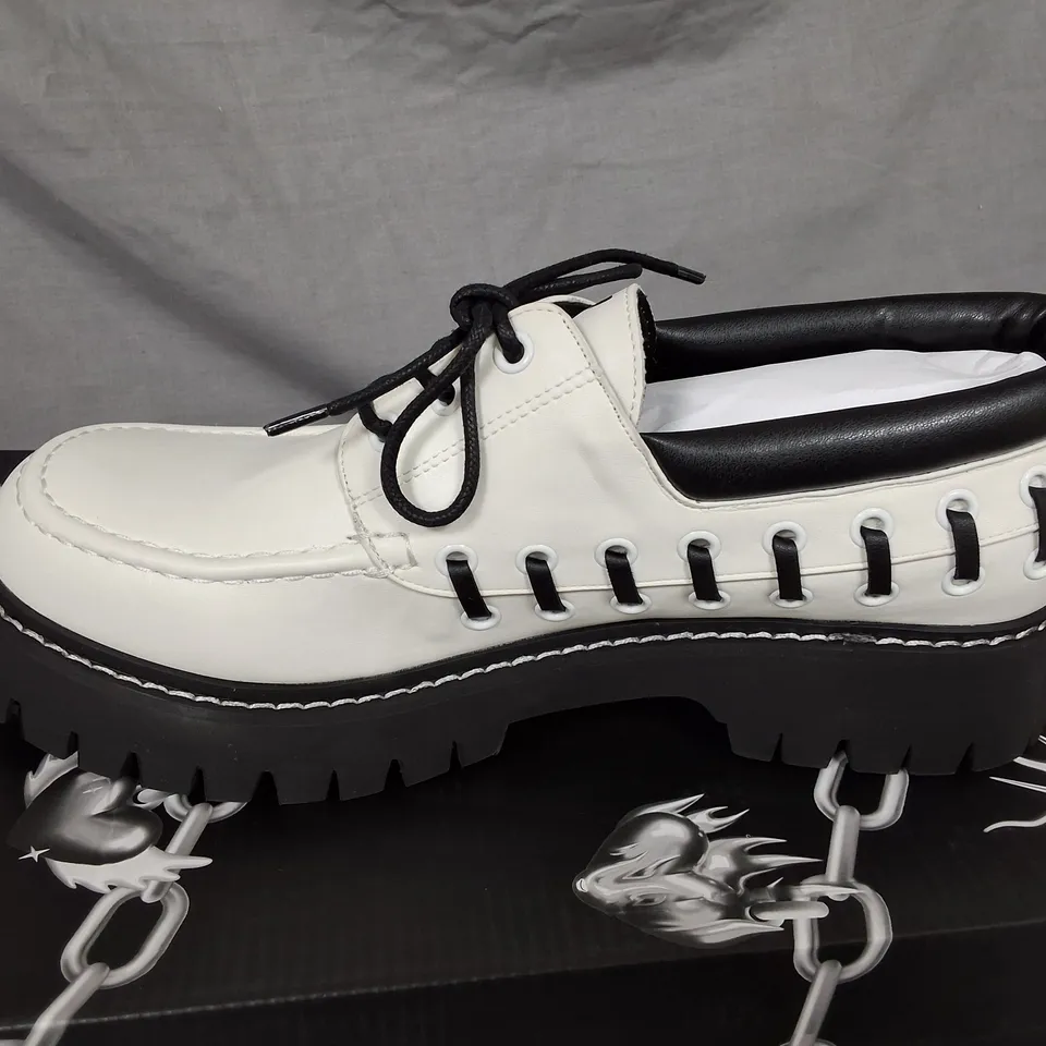 BOXED KOI TENAR MENS BOAT SHOES IN CREAM - UK9