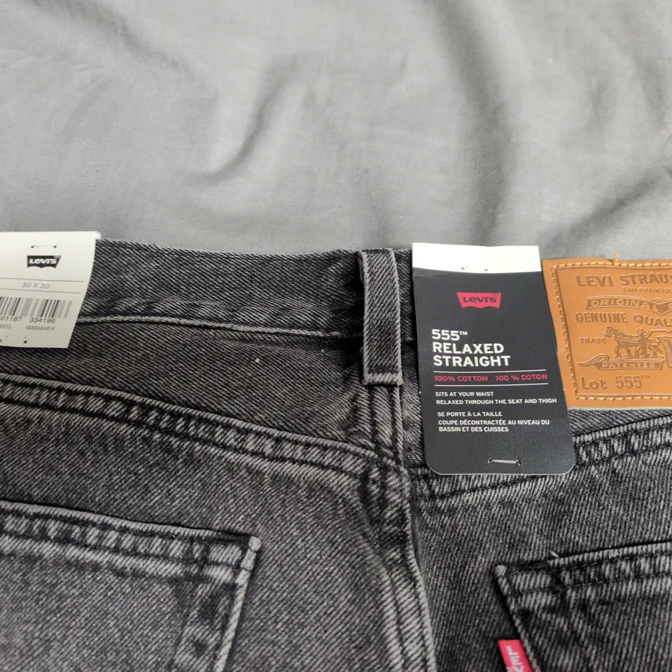 LEVI'S 555 RELAXED STRAIGHT JEANS – UK 30 (W30 L30)