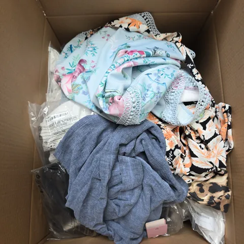 APPROXIMATELY 30 ASSORTED CLOTHING ITEMS IN VARIOUS SIZES, STYLES & COLOURS - COLLECTION ONLY