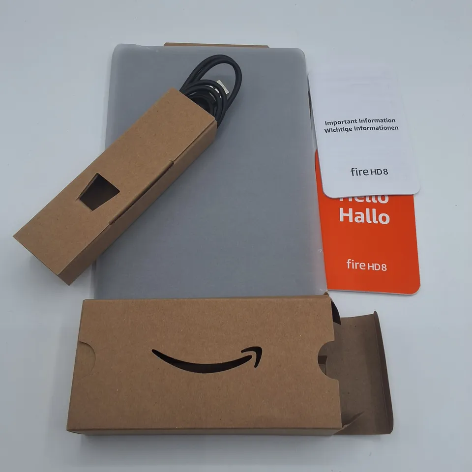 BOXED AMAZON FIRE HD8 3/32GB TABLET IN BLACK