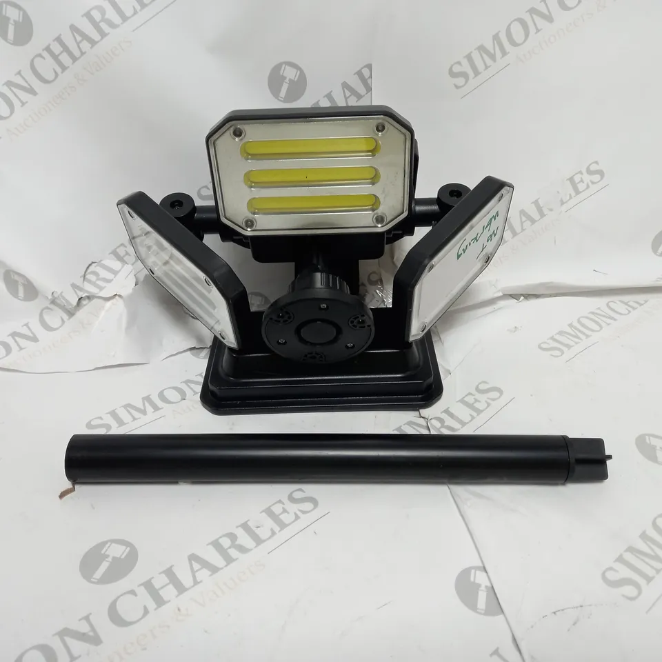 OUTLET BELL & HOWELL 300 LUMENS BIONIC FLOODLIGHT