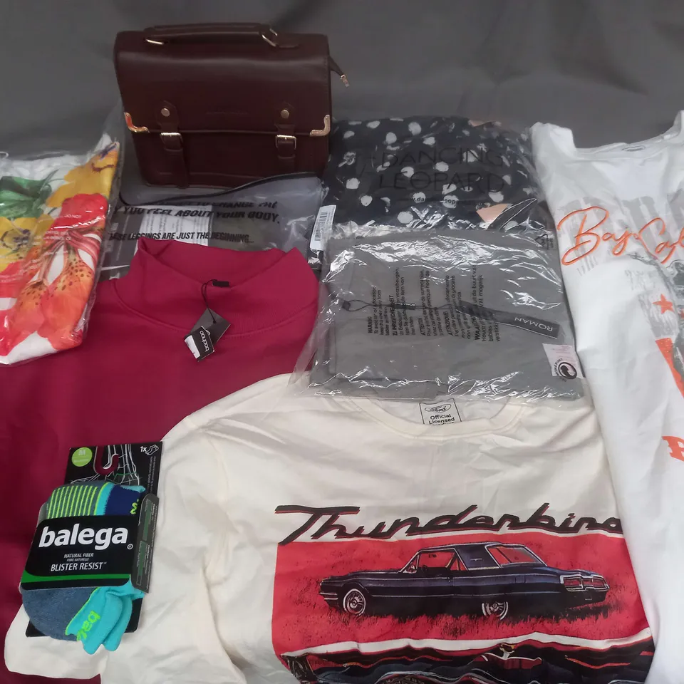 LARGE QUANTITY OF ASSORTED CLOTHING ITEMS TO INCLUDE ROMAN, BOOHOO AND DANCING LEOPARD