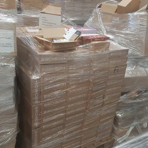 PALLET CONTAINING A VERY LARGE QUANTITY OF ASSORTED BIRCHBOX BEAUTY SETS ECT