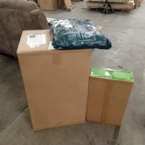 BOXED COSATTO GIGGLE 4 CAR SEAT BUNDLE AND TRAVEL SYSTEM - HOGLET (2 BOXES)