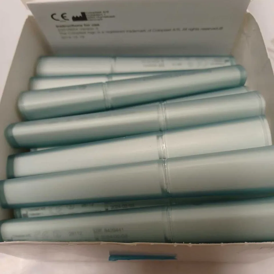 BOX OF APPROX 30 COLOPLAST SPEEDICATH COMPACT EVE 28112 CH12/4.0MM FEMALE COATED CATHETERS