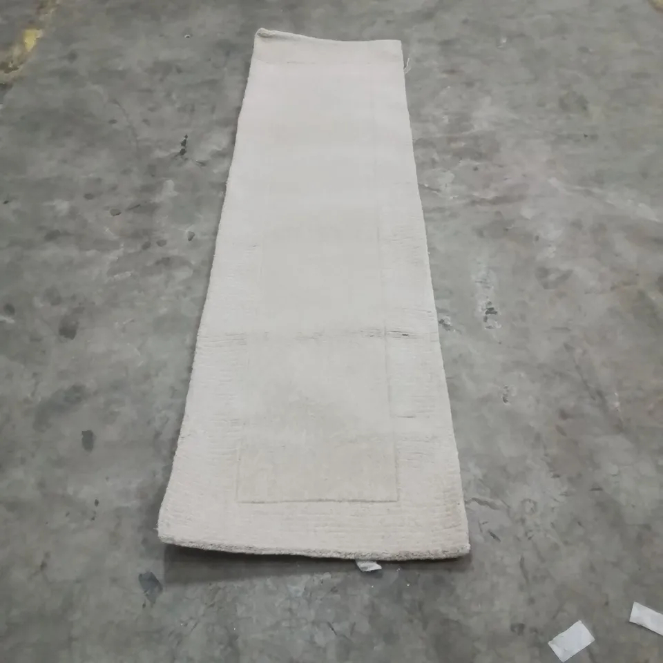 QUALITY DESIGNER AREA RUG - APPROXIMATELY 240X60CM