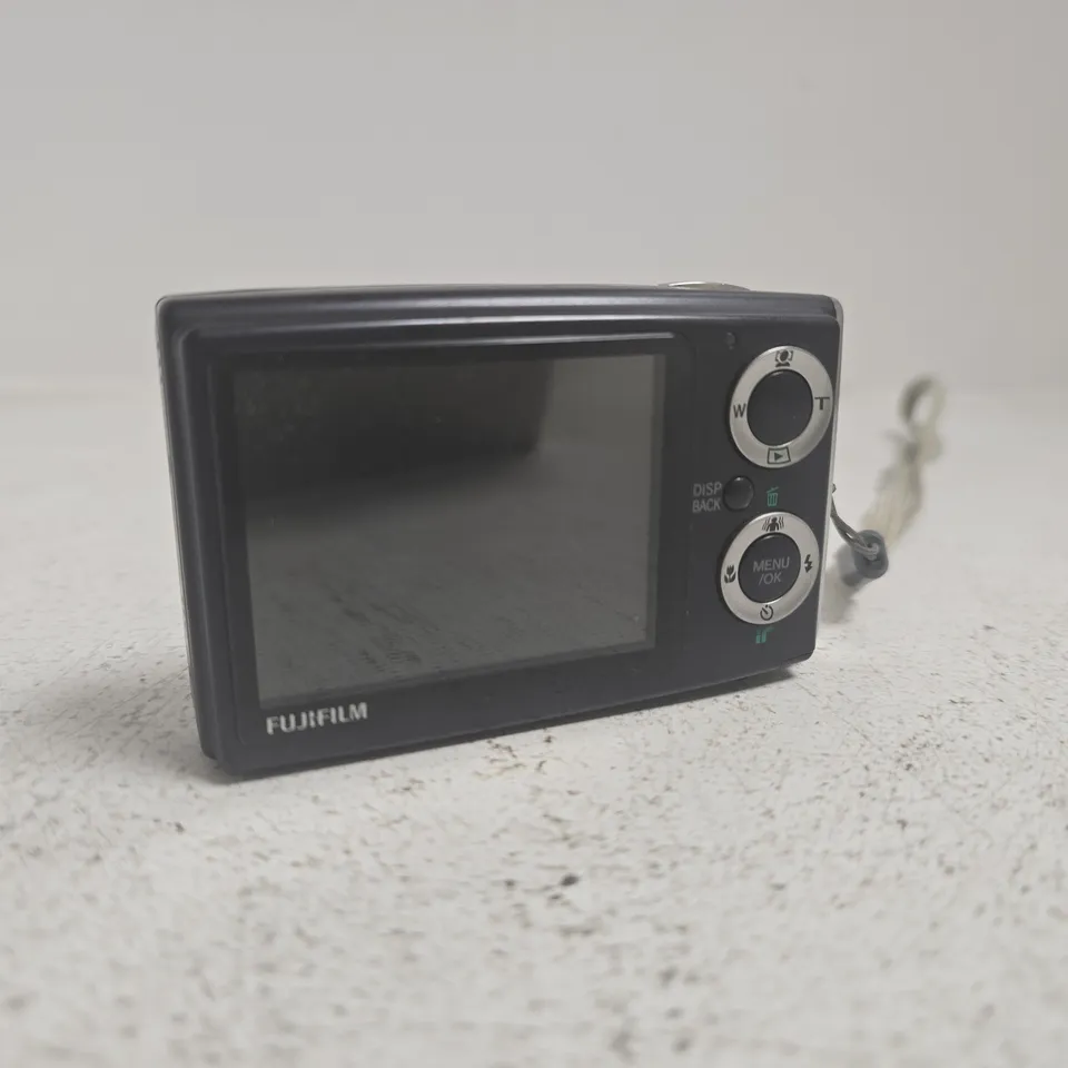 FUJIFILM FINEPIX Z10 DIGITAL CAMERA