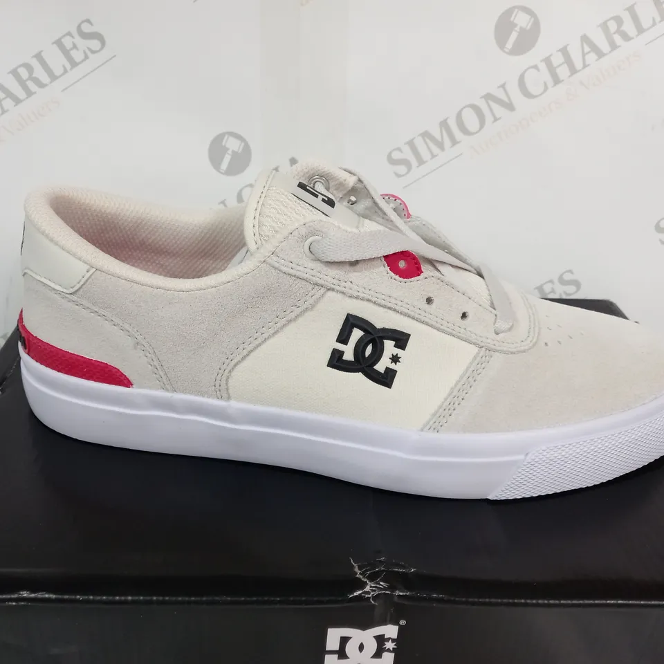 BOXED DC TEKNICS TRAINERS - SIZE 9