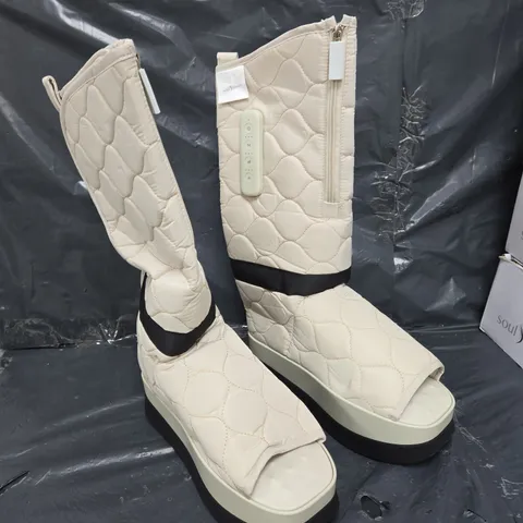 BOXED SOUL SMART BOOT MASSAGER
