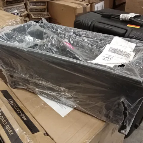 BLACK PLASTIC PLANTER 