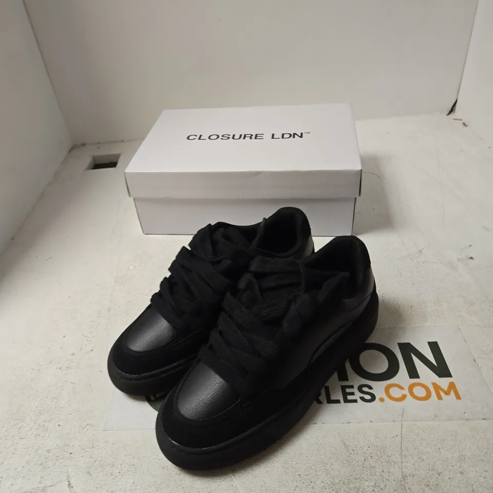 CLOSURE LDN PREMIUM SKATE TRAINER - BLACK/BLACK, UK 9 (MEN'S)