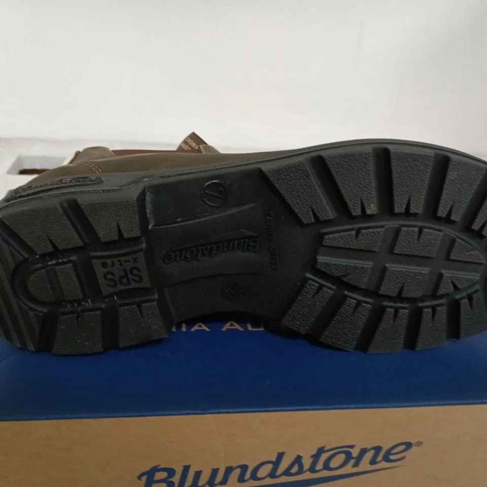 BLINDSTONE ELASTIC SIDED BOOT SIZE 7