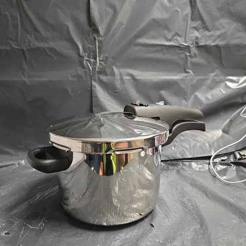 PRESTIGE STAINLESS STEEL 4L SMARTPLUS PRESSURE COOKER – BOXED