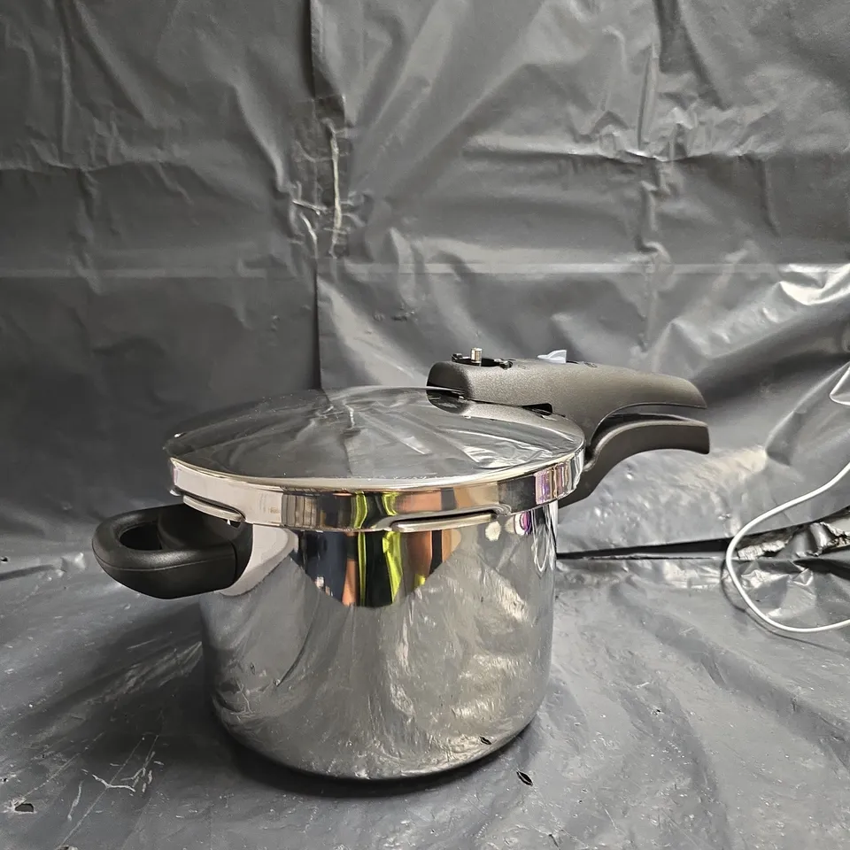 PRESTIGE STAINLESS STEEL 4L SMARTPLUS PRESSURE COOKER – BOXED