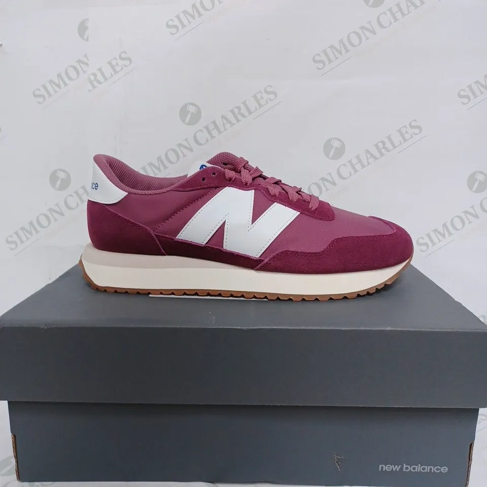 BOXED NEW BALANCE 237 TRAINERS IN PURPLE - UK 9 1/2